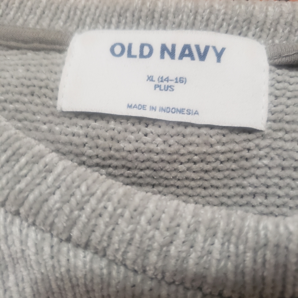 Old navy girls sweater size xl size 14/16 brand new